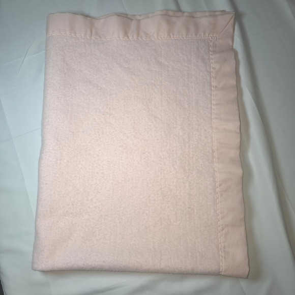 Vintage‎ Carters Baby Blanket Pink Satin Trim Made in USA 100% Acrylic 35x44